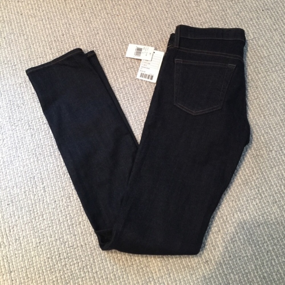 NWT AG-Steve dark wash slim straight Size 27